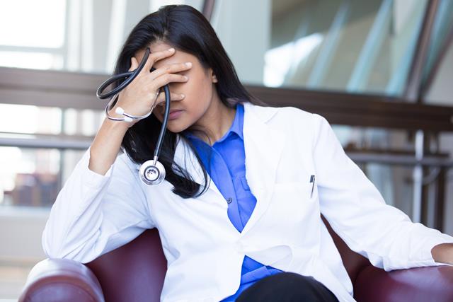 Czy lekarze korzystający z urlopu są mniej narażeni na wypalenie zawodowe?